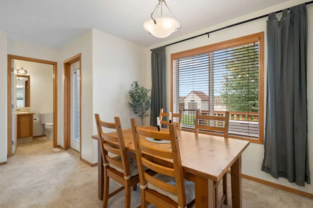 18 Moe Avenue NW Langdon AB T0J 1X2