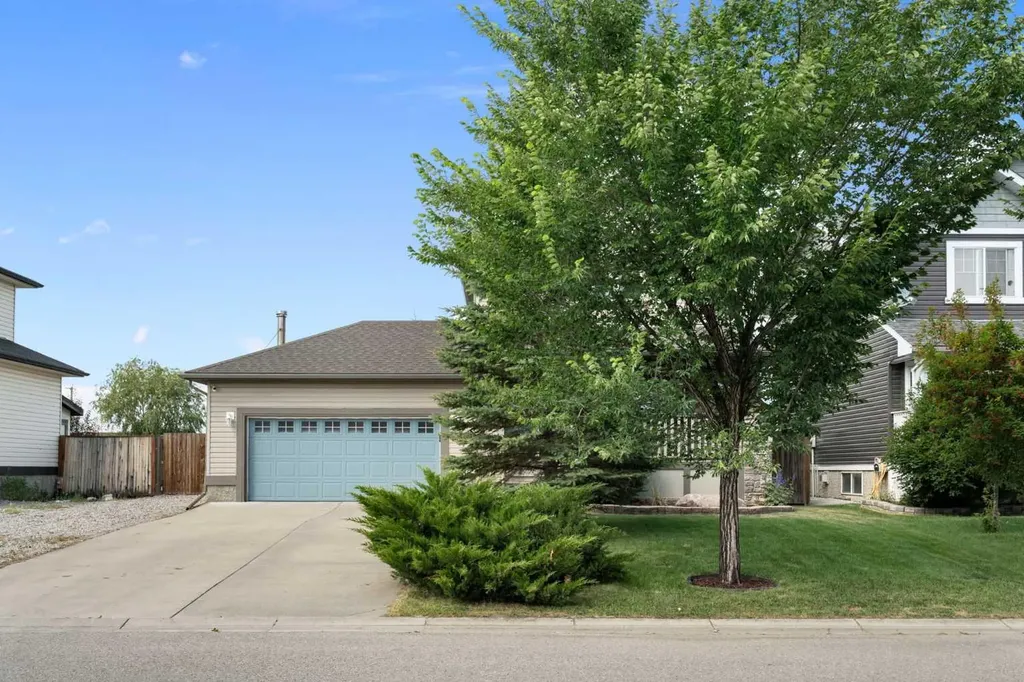 18 Moe Avenue NW Langdon AB T0J 1X2