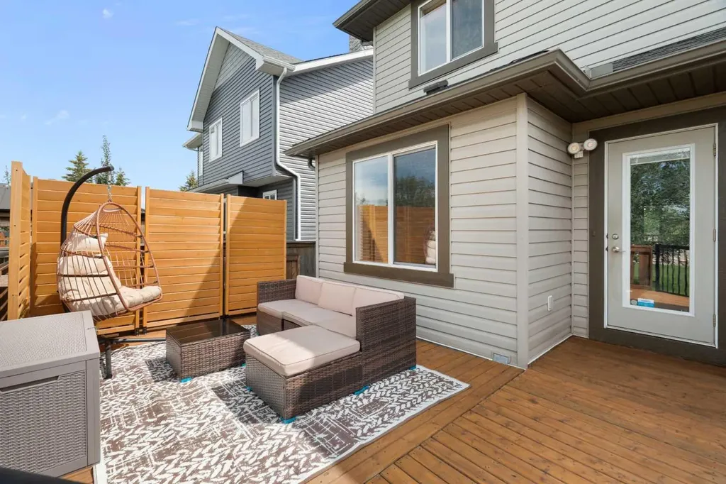 18 Moe Avenue NW Langdon AB T0J 1X2