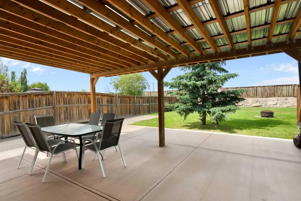 18 Moe Avenue NW Langdon AB T0J 1X2