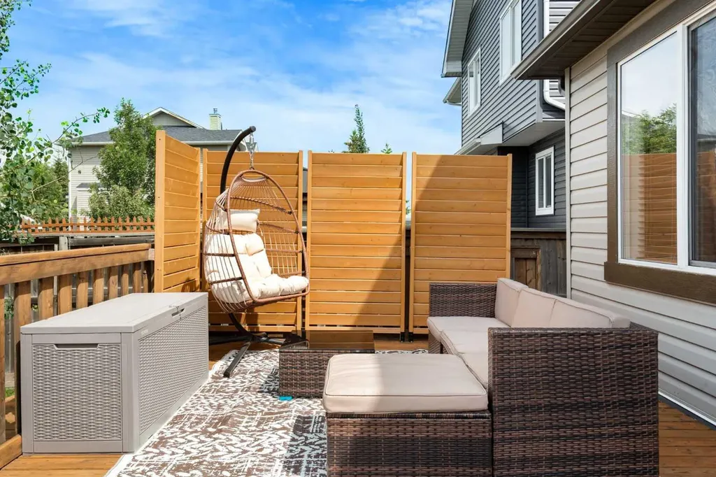 18 Moe Avenue NW Langdon AB T0J 1X2