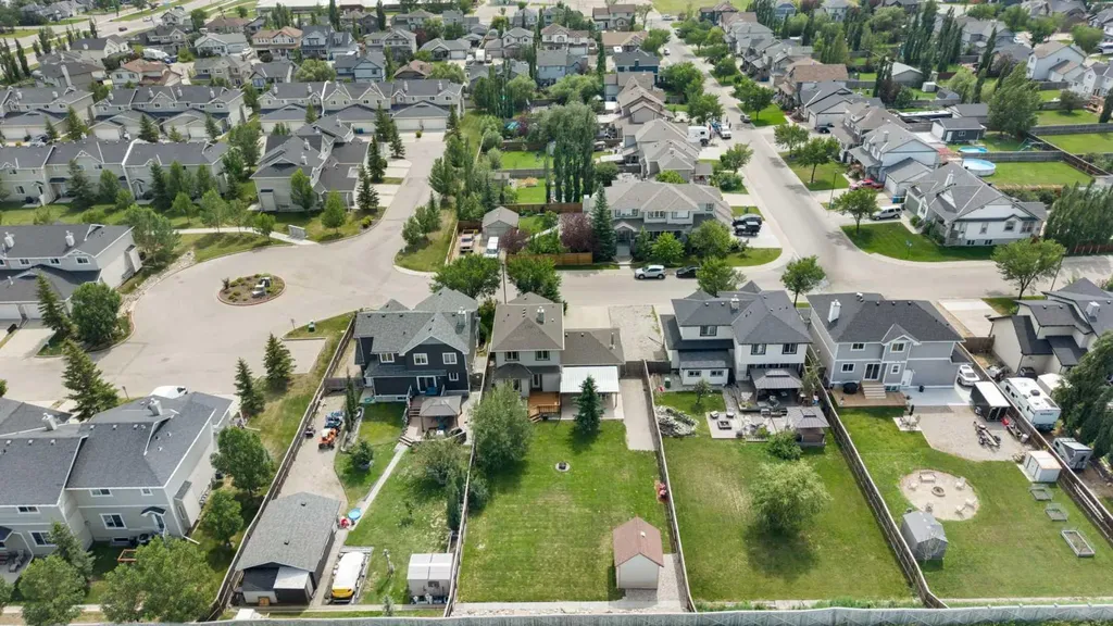 18 Moe Avenue NW Langdon AB T0J 1X2