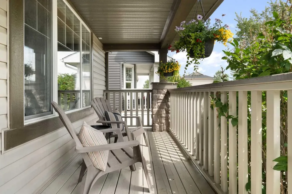 18 Moe Avenue NW Langdon AB T0J 1X2