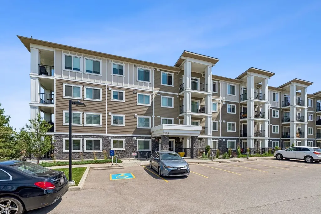 450 Sage Valley Drive NW Calgary AB T3R 0V5