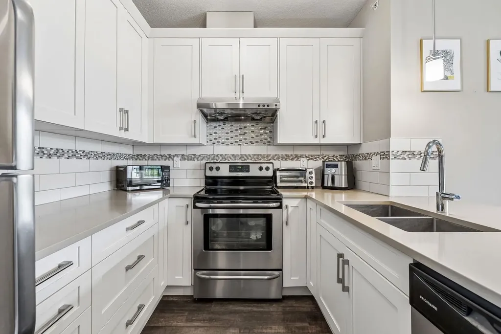 450 Sage Valley Drive NW Calgary AB T3R 0V5