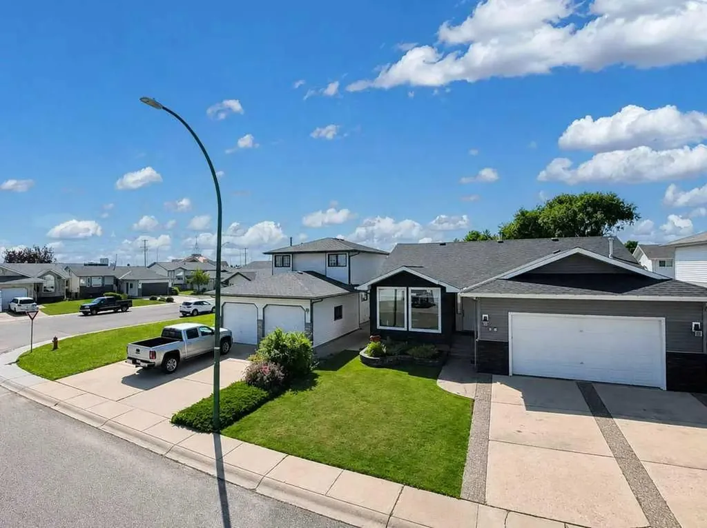 35 Stafford Street SE Medicine Hat AB T1B 4G3