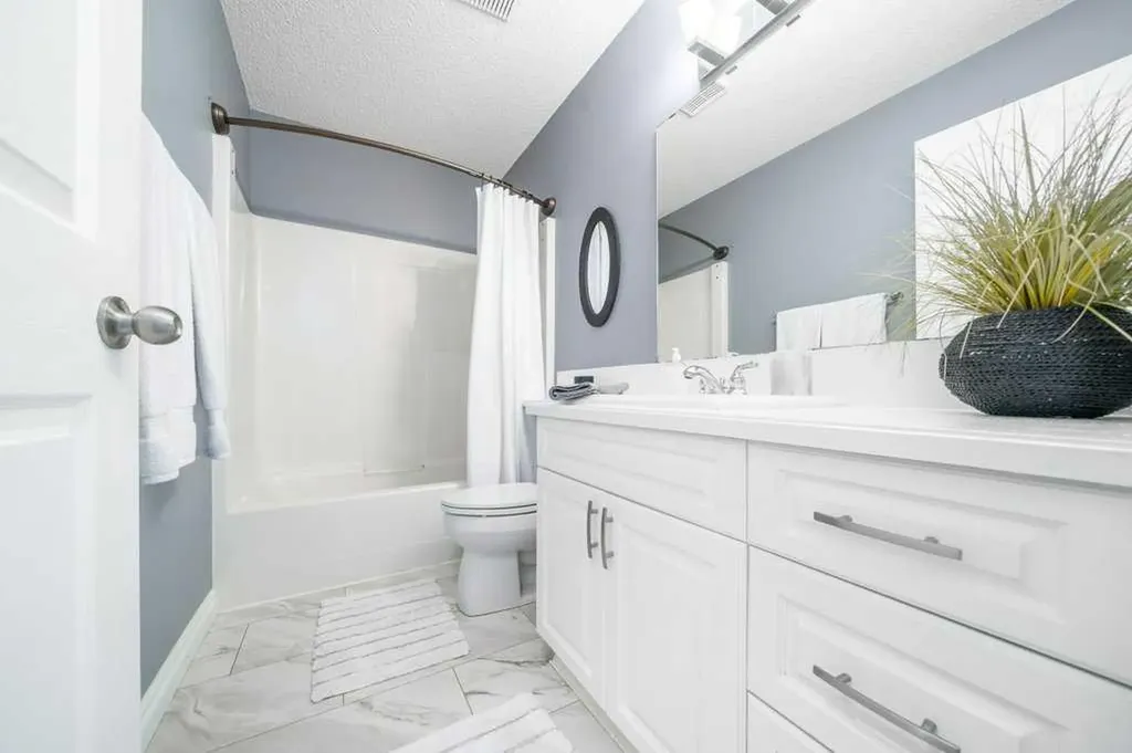 35 Stafford Street SE Medicine Hat AB T1B 4G3