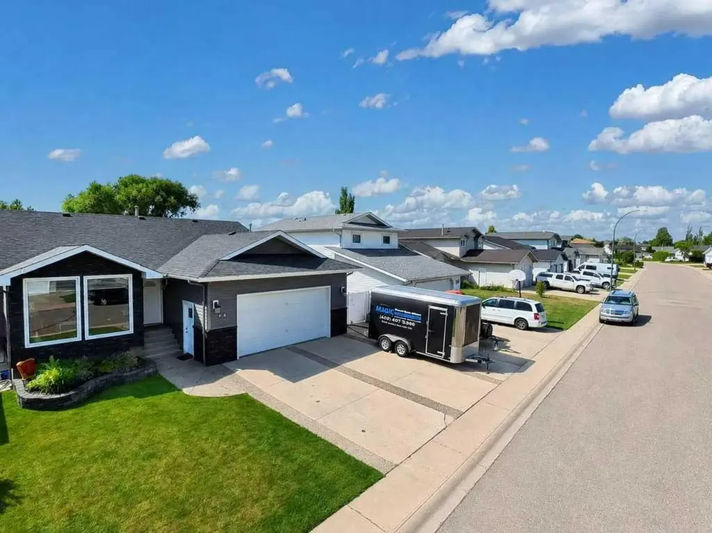 35 Stafford Street SE Medicine Hat AB T1B 4G3
