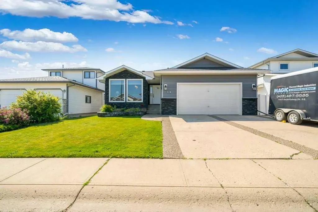 35 Stafford Street SE Medicine Hat AB T1B 4G3