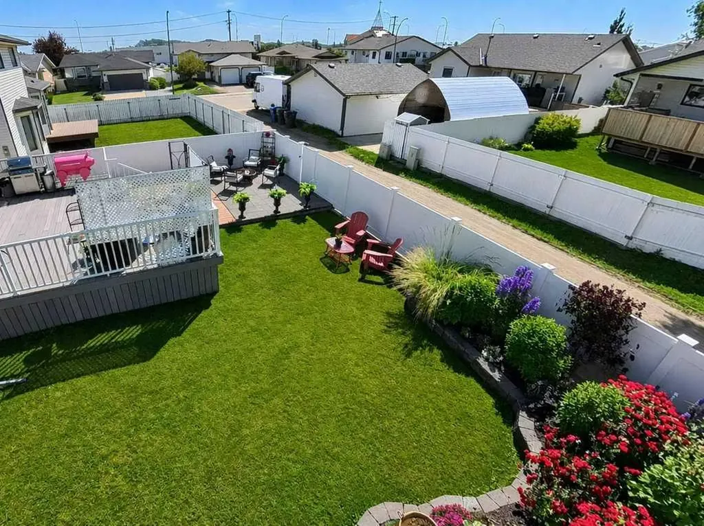 35 Stafford Street SE Medicine Hat AB T1B 4G3