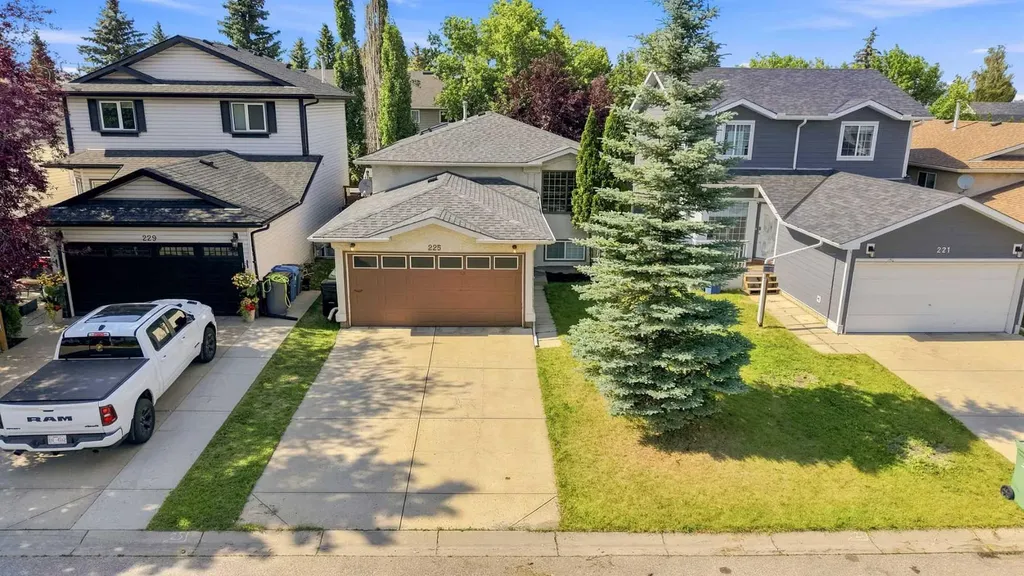 225 Harvest Glen Place NE Calgary AB T3K 4J1