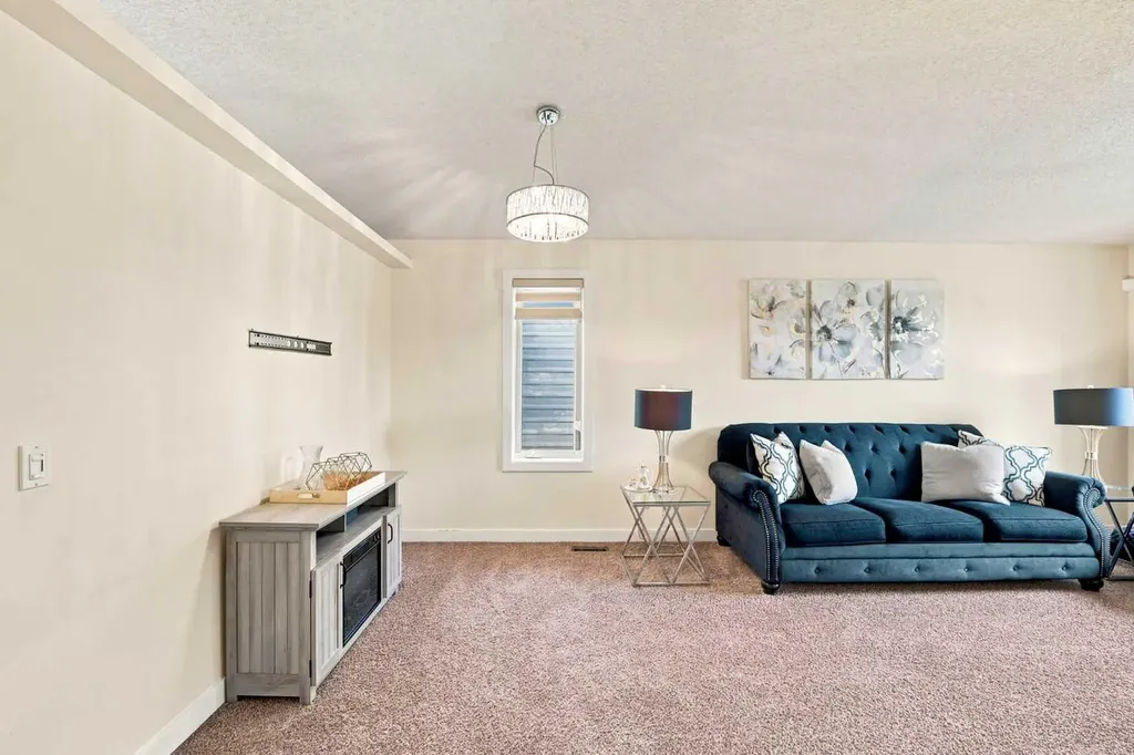 225 Harvest Glen Place NE Calgary AB T3K 4J1