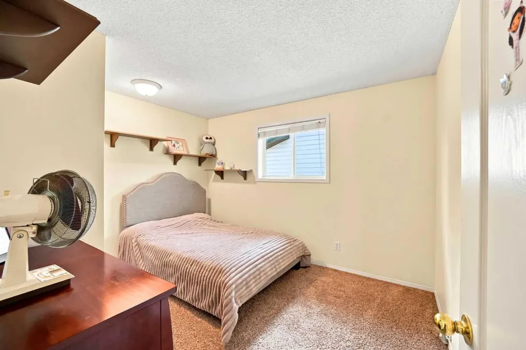 225 Harvest Glen Place NE Calgary AB T3K 4J1