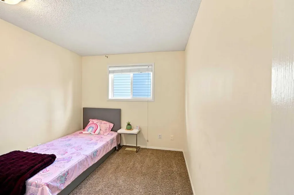 225 Harvest Glen Place NE Calgary AB T3K 4J1
