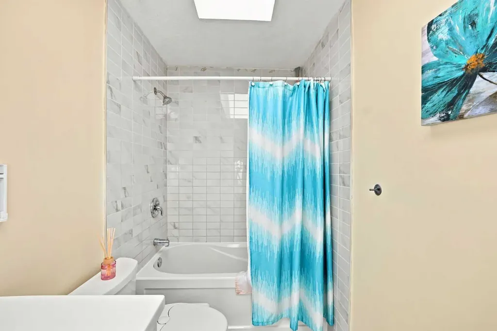 225 Harvest Glen Place NE Calgary AB T3K 4J1