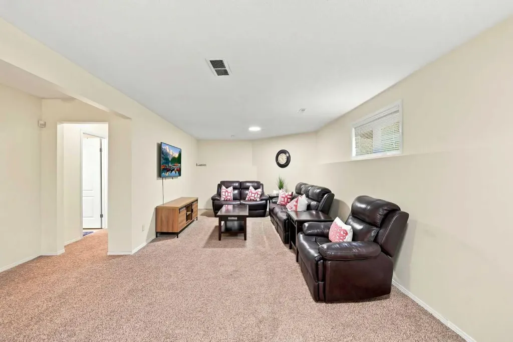 225 Harvest Glen Place NE Calgary AB T3K 4J1