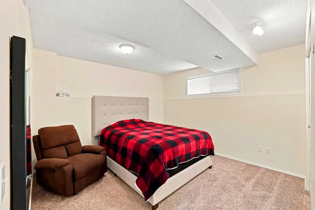 225 Harvest Glen Place NE Calgary AB T3K 4J1