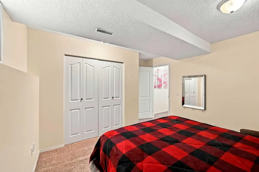 225 Harvest Glen Place NE Calgary AB T3K 4J1
