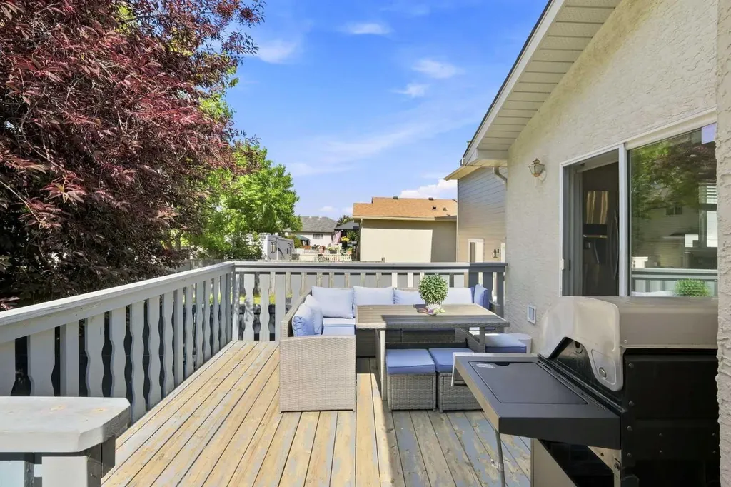 225 Harvest Glen Place NE Calgary AB T3K 4J1