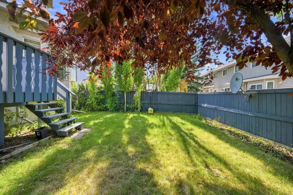 225 Harvest Glen Place NE Calgary AB T3K 4J1