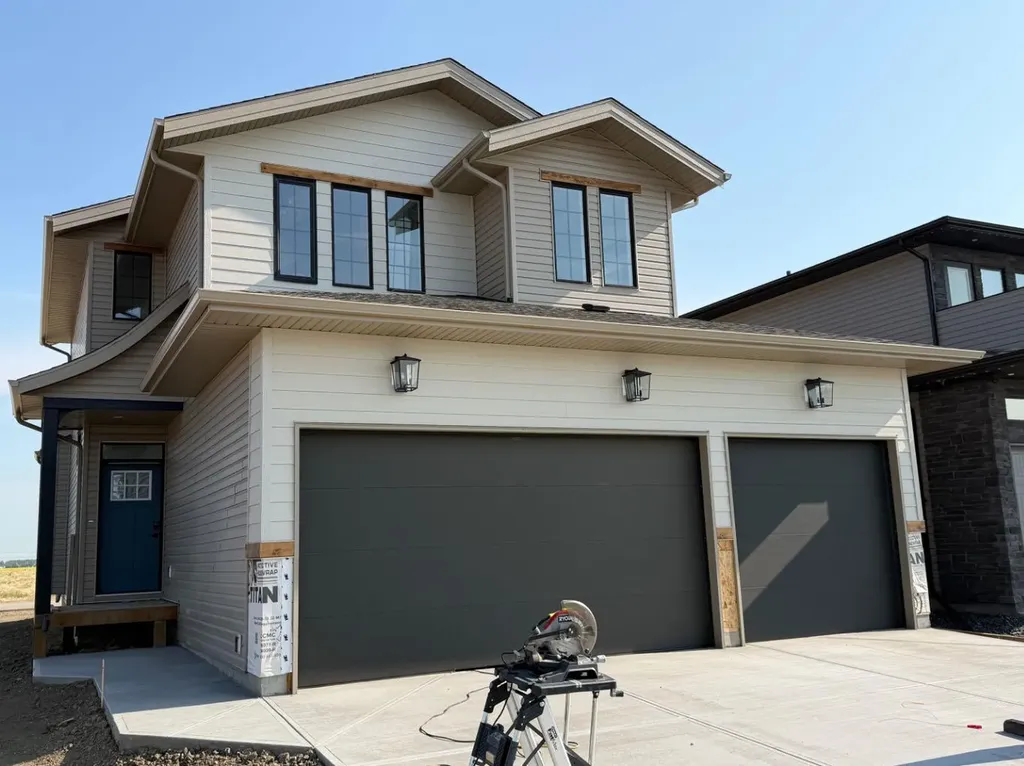307 Blackwolf Boulevard N Lethbridge AB T1H7J5