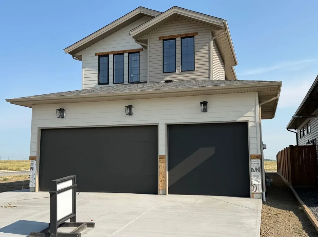 307 Blackwolf Boulevard N Lethbridge AB T1H7J5