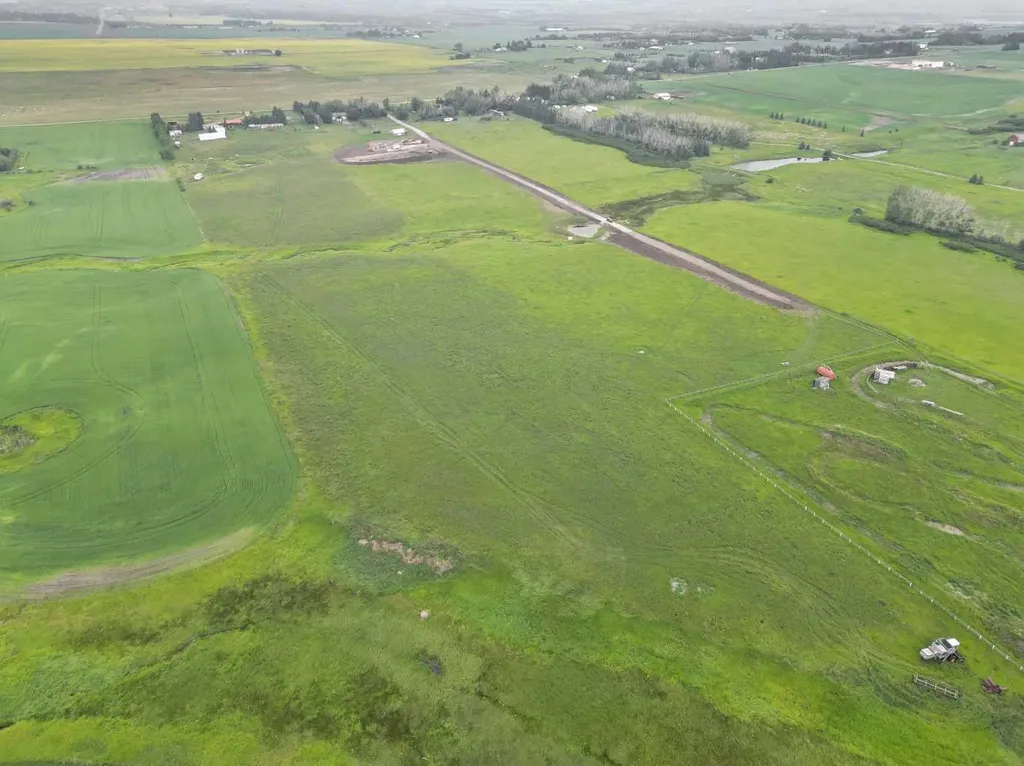 386074 128th E Rural Foothills County AB T1V1N3