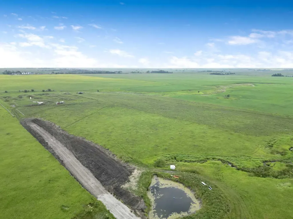 386074 128th E Rural Foothills County AB T1V1N3