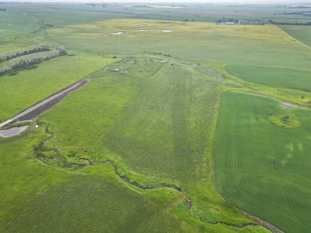 386074 128th E Rural Foothills County AB T1V1N3