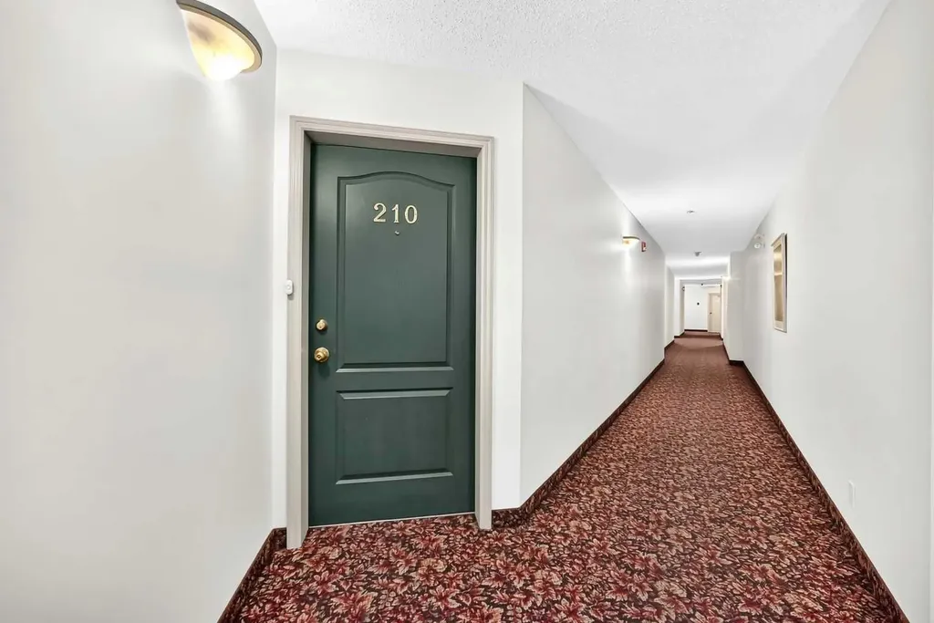 78 Prestwick Gardens SE Calgary AB T2Z3V2