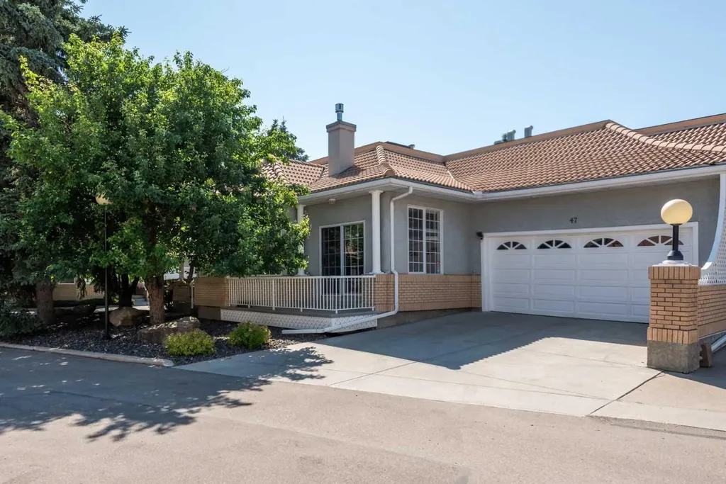 47 Christie Park Terrace SW Calgary AB T3H 3B4
