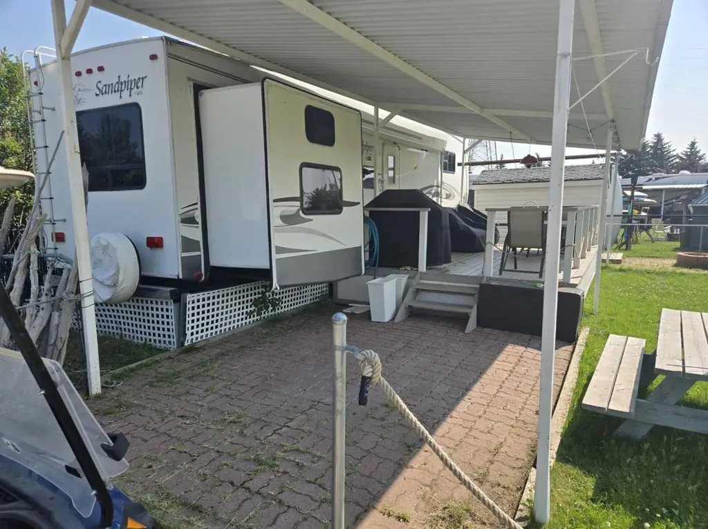 593 Carefree Resort Rural Red Deer County AB T4G 0K6