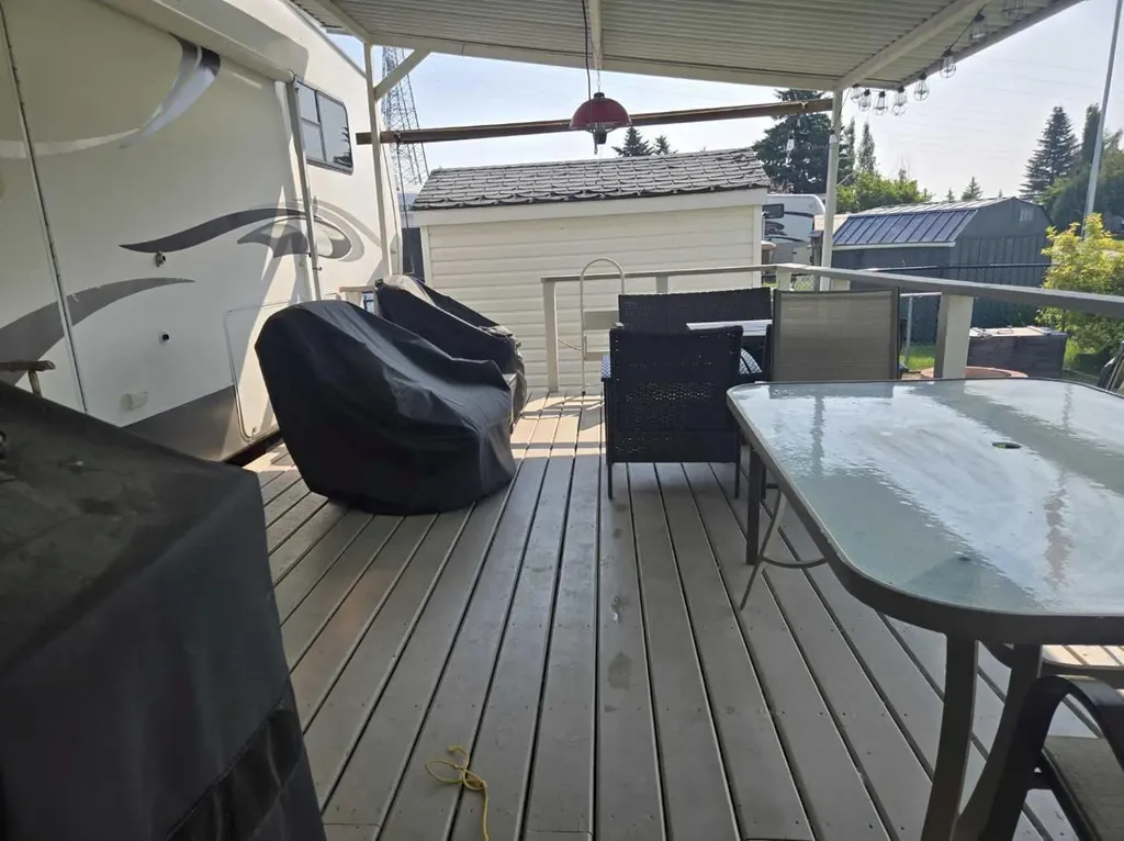593 Carefree Resort Rural Red Deer County AB T4G 0K6