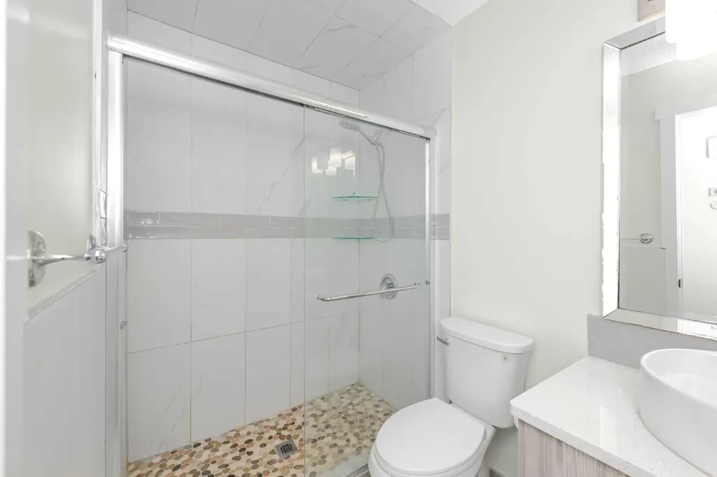98 Del Ray Road NE Calgary AB T1Y 6V6