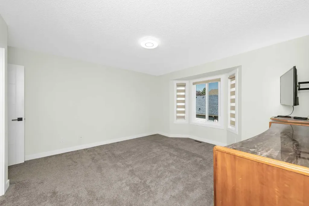 98 Del Ray Road NE Calgary AB T1Y 6V6