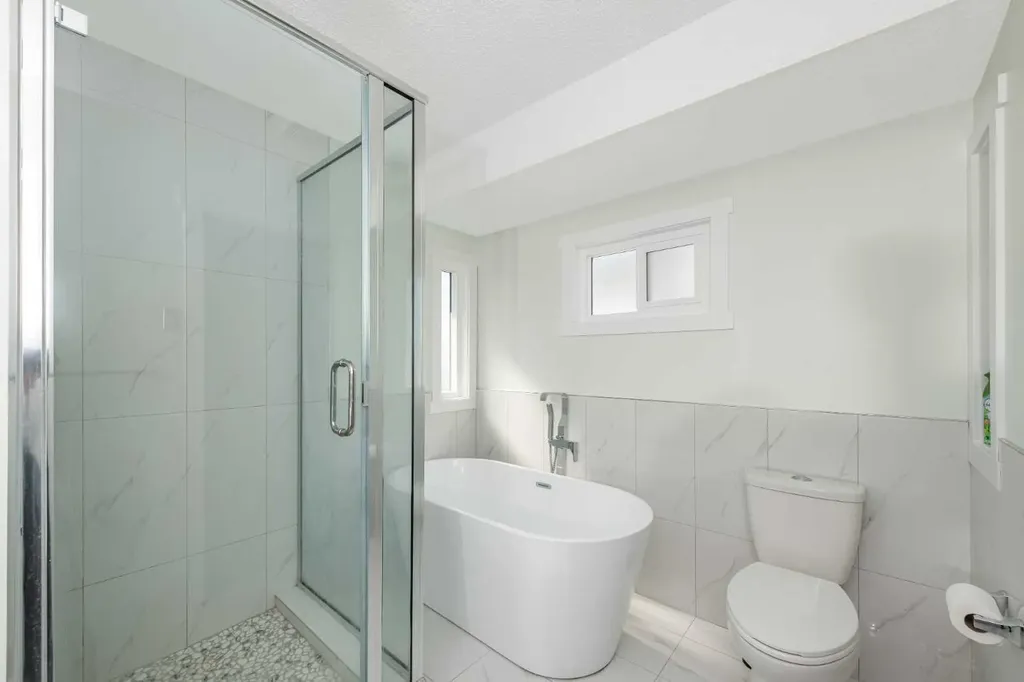 98 Del Ray Road NE Calgary AB T1Y 6V6