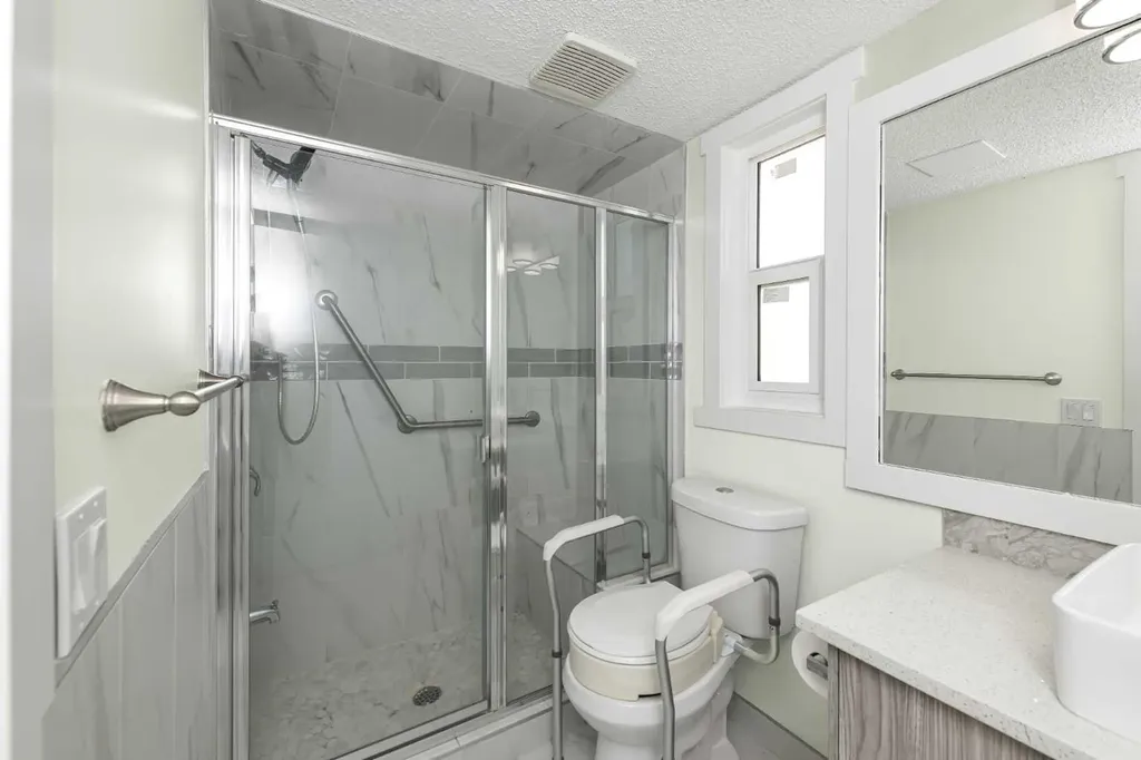 98 Del Ray Road NE Calgary AB T1Y 6V6