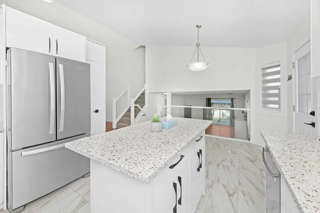 98 Del Ray Road NE Calgary AB T1Y 6V6