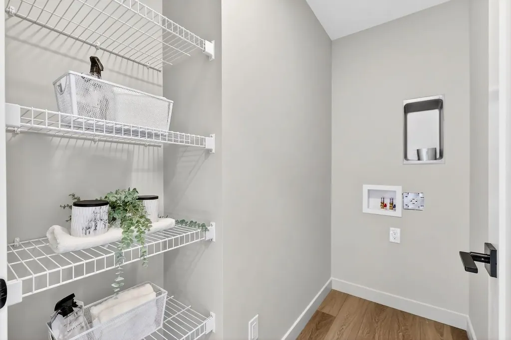 643 53 Avenue SW Calgary AB T2V0C2
