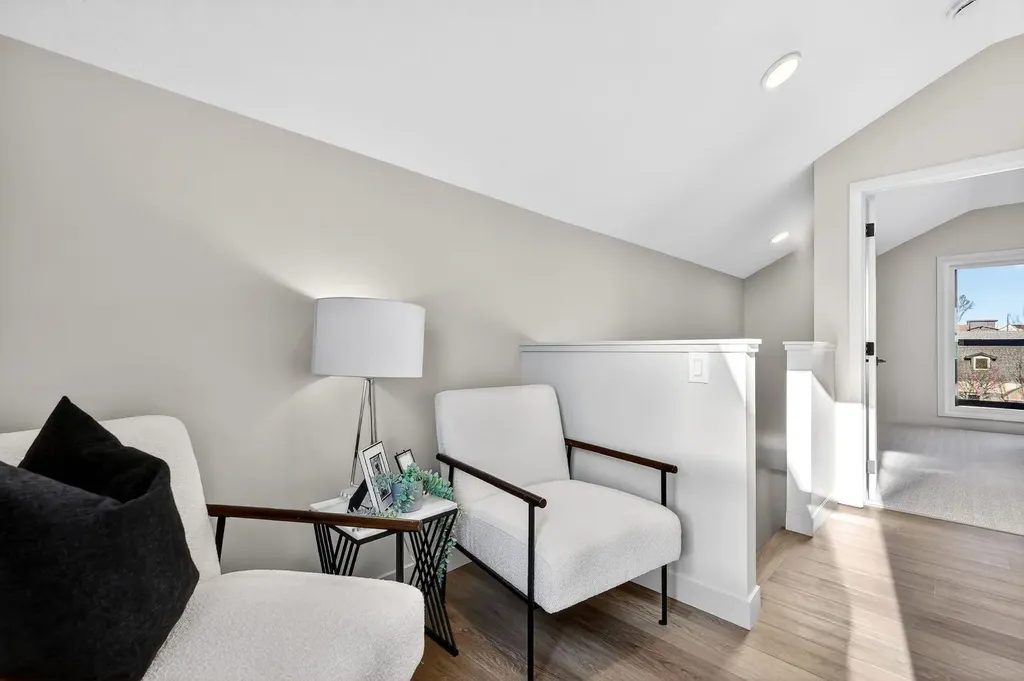 643 53 Avenue SW Calgary AB T2V0C2