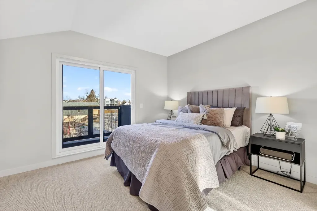 643 53 Avenue SW Calgary AB T2V0C2