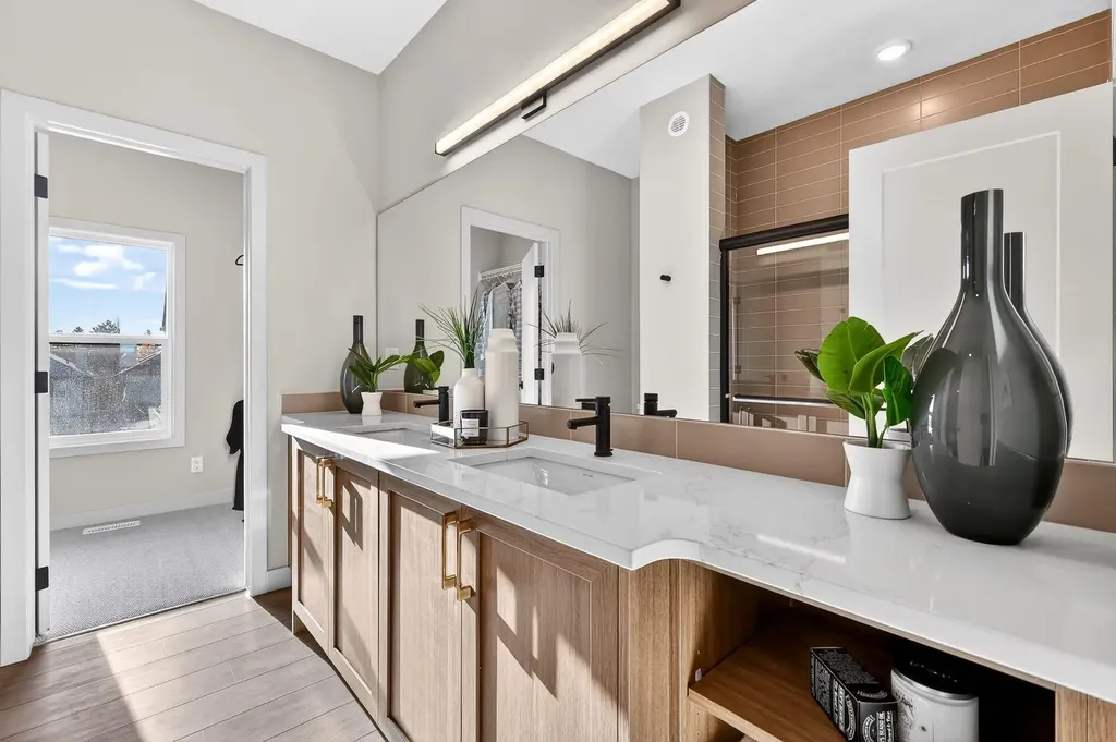 643 53 Avenue SW Calgary AB T2V0C2