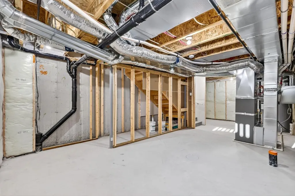 643 53 Avenue SW Calgary AB T2V0C2