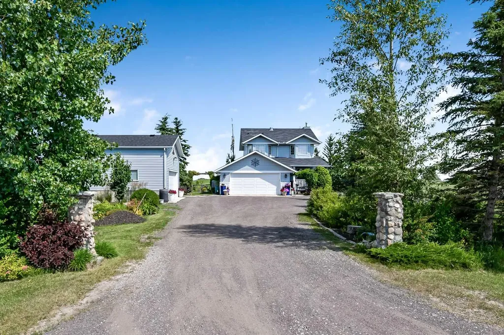 48224 320 Avenue E Rural Foothills County AB T1S 4R9