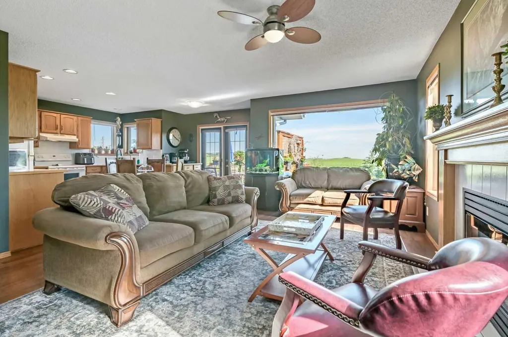 48224 320 Avenue E Rural Foothills County AB T1S 4R9