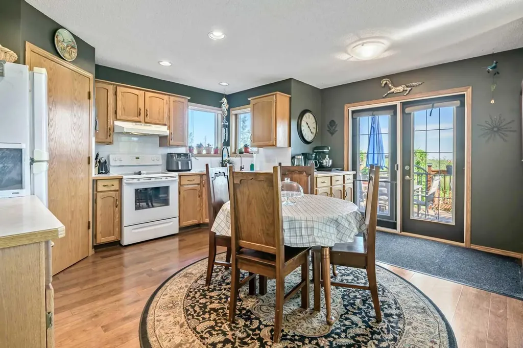 48224 320 Avenue E Rural Foothills County AB T1S 4R9