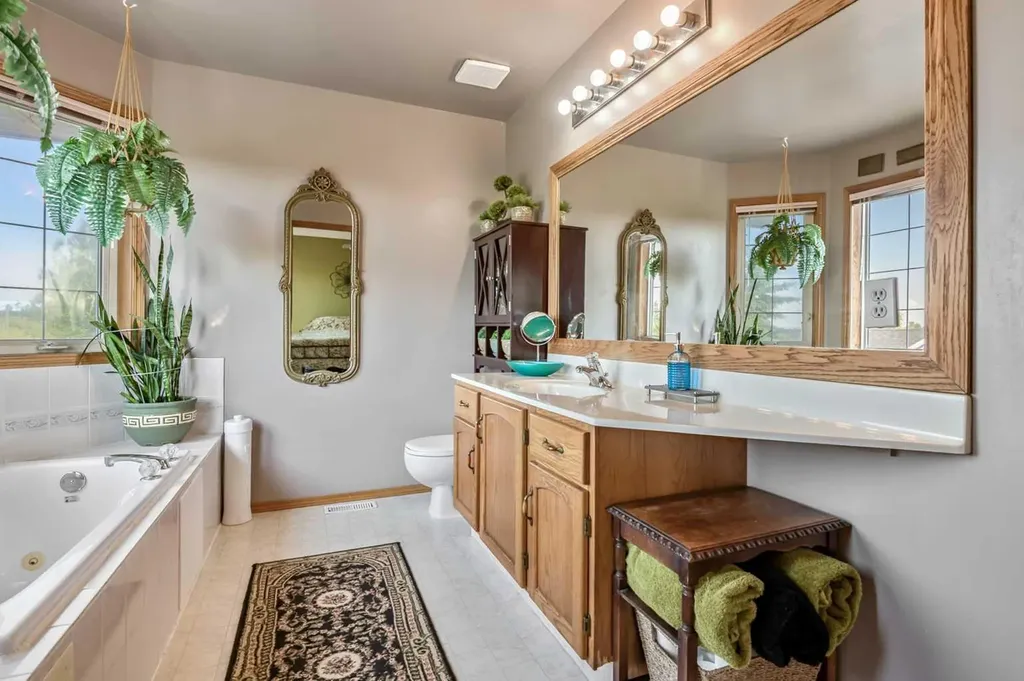 48224 320 Avenue E Rural Foothills County AB T1S 4R9