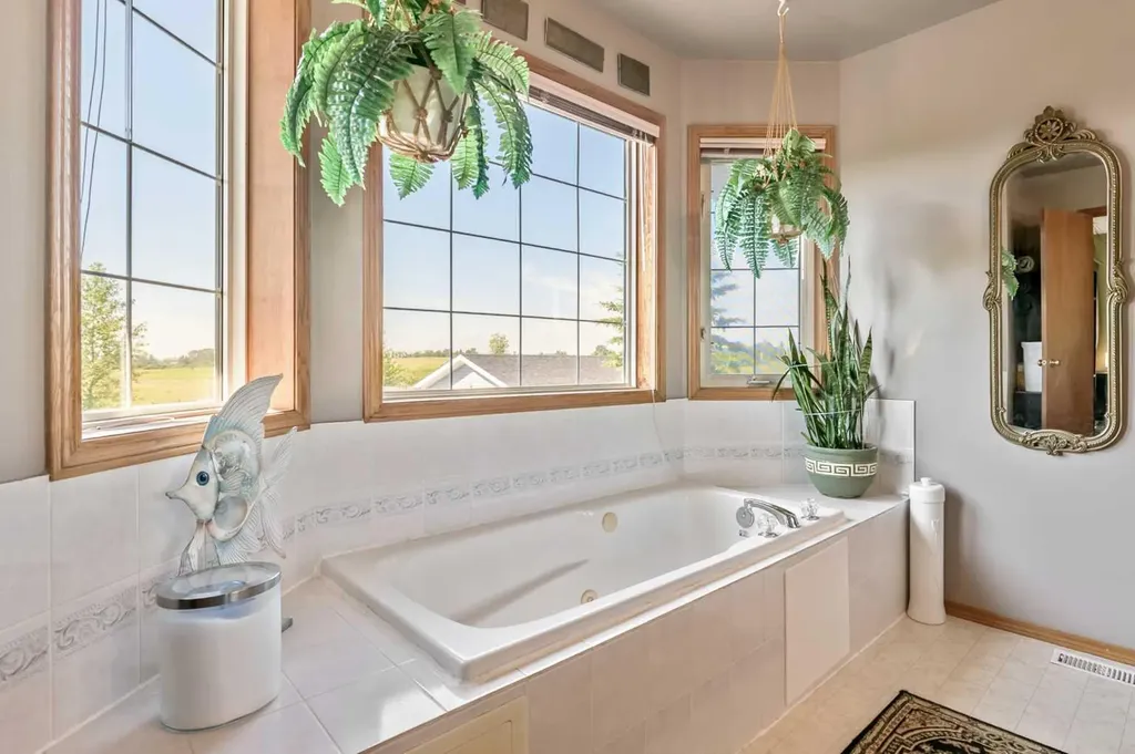 48224 320 Avenue E Rural Foothills County AB T1S 4R9