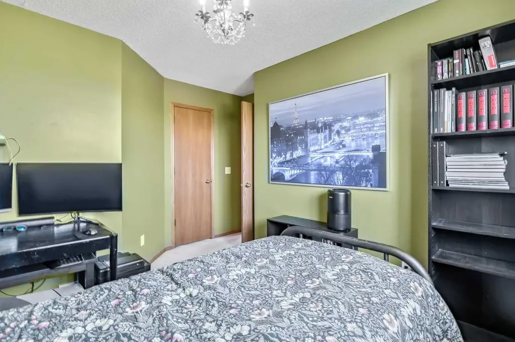 48224 320 Avenue E Rural Foothills County AB T1S 4R9