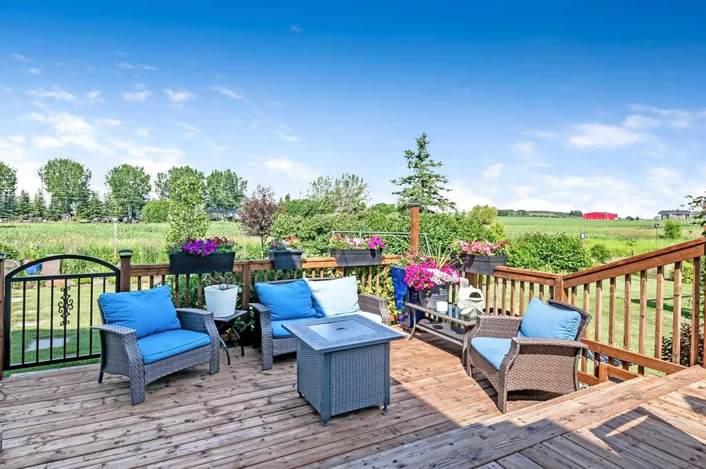 48224 320 Avenue E Rural Foothills County AB T1S 4R9